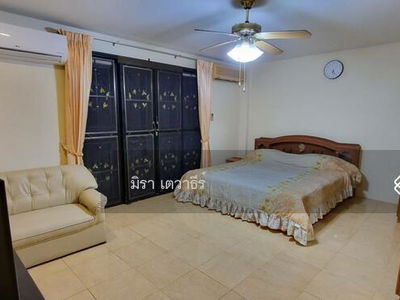 Townhome for rent three-storey. On Pattaya Sai3 Road., Chon Buri, Thailand Townhome for rent three-storey. On Pattaya Sai3 Road., Chon Buri, Thailand