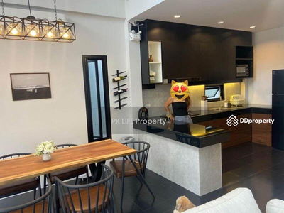 Alojamiento en Ban Ratsada, Thailand Alojamiento en Ban Ratsada, Thailand