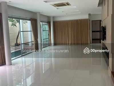 10110, Bangkok, Thailand 10110, Bangkok, Thailand