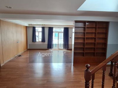 House for rent 3 floors At Sukhumvit 71 (SPSAM 71), Bangkok, Thailand House for rent 3 floors At Sukhumvit 71 (SPSAM 71), Bangkok, Thailand