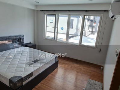 House for rent 3 floors At Sukhumvit 71 (SPSAM 71), Bangkok, Thailand House for rent 3 floors At Sukhumvit 71 (SPSAM 71), Bangkok, Thailand