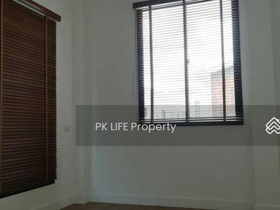 Gehäuse In Ban Ratsada, Thailand Gehäuse In Ban Ratsada, Thailand