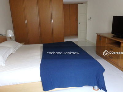 Royal Castle Sukhumvit, Bangkok, Thailand Royal Castle Sukhumvit, Bangkok, Thailand