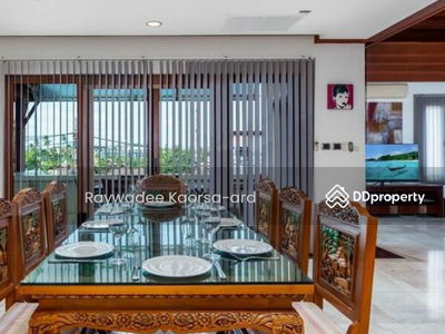 Surin Sabai, Phuket, Thailand Surin Sabai, Phuket, Thailand