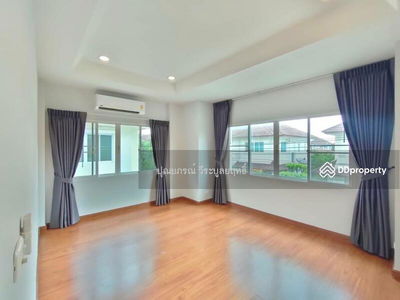 The Centro Rattanathibet, Nonthaburi, Thailand The Centro Rattanathibet, Nonthaburi, Thailand