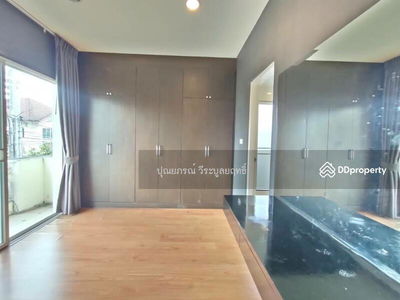 The Centro Rattanathibet, Nonthaburi, Thailand The Centro Rattanathibet, Nonthaburi, Thailand