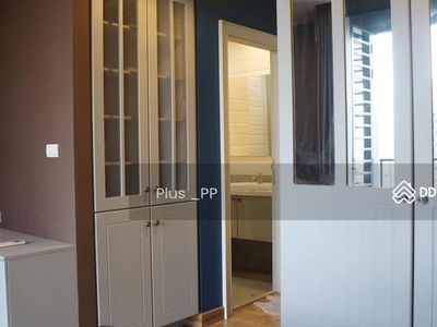 The Editor Vertical Village Sapankwai, Bangkok, Thailand The Editor Vertical Village Sapankwai, Bangkok, Thailand