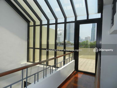 10110, Bangkok, Thailand 10110, Bangkok, Thailand