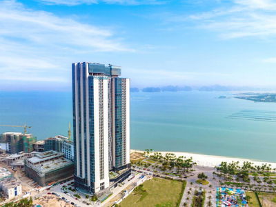 A La Carte Ha Long Bay, Vietnam A La Carte Ha Long Bay, Vietnam