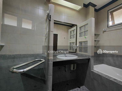 10110, Bangkok, Thailand 10110, Bangkok, Thailand