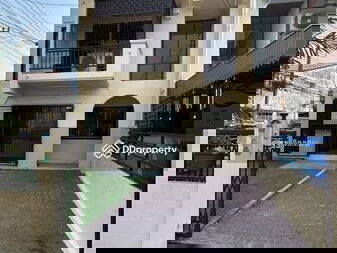 Maneeya Ville, Bangkok, Thailand Maneeya Ville, Bangkok, Thailand