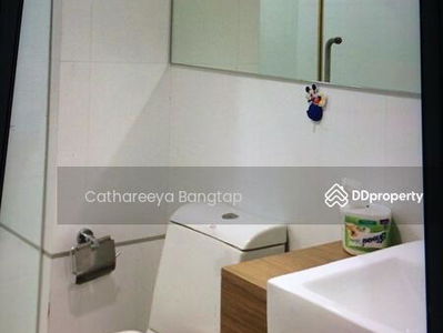 Thru Thonglor, Bangkok, Thailand Thru Thonglor, Bangkok, Thailand