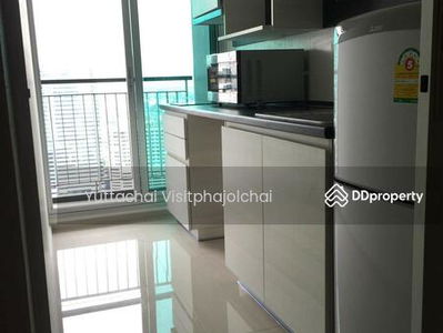 Life Ratchadapisek, Bangkok, Thailand Life Ratchadapisek, Bangkok, Thailand