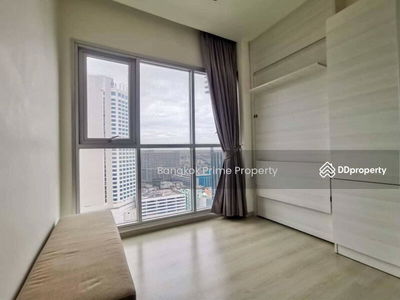 Life Ratchadapisek, Bangkok, Thailand Life Ratchadapisek, Bangkok, Thailand