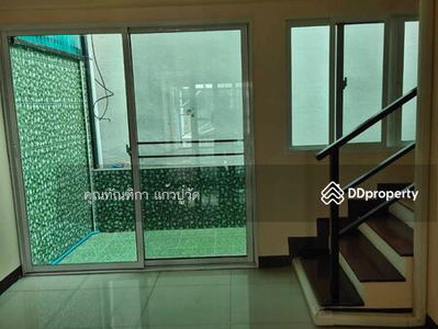 Townhome, 3 floors, 3 bedrooms, 3 bathrooms, 2 air conditioners, no furniture, for rent 19,000 baht, Phahon Yothin Road 32, Senaniwet Village 12.
Near Rotus Department Store, Bangkok, Thailand Townhome, 3 floors, 3 bedrooms, 3 bathrooms, 2 air conditioners, no furniture, for rent 19,000 baht, Phahon Yothin Road 32, Senaniwet Village 12.
Near Rotus Department Store, Bangkok, Thailand