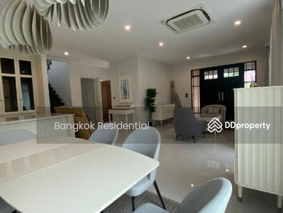 House in Compound, Samut Prakan, Thailand House in Compound, Samut Prakan, Thailand