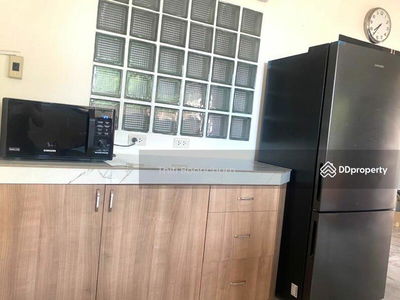 Townhouse, 4 Bed, Huai Khwang, Near KIS International School, Bangkok, Thailand Townhouse, 4 Bed, Huai Khwang, Near KIS International School, Bangkok, Thailand