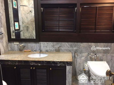 Asoke Towers, Bangkok, Thailand Asoke Towers, Bangkok, Thailand