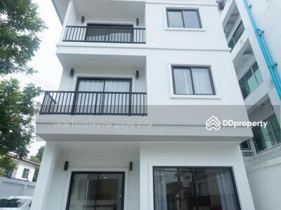 Building for rent Ekkamai Sukhumvit : building for rent ekkamai sukhumvit, Bangkok, Thailand Building for rent Ekkamai Sukhumvit : building for rent ekkamai sukhumvit, Bangkok, Thailand