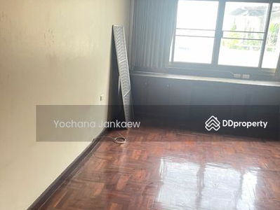 Tower Park, Bangkok, Thailand Tower Park, Bangkok, Thailand