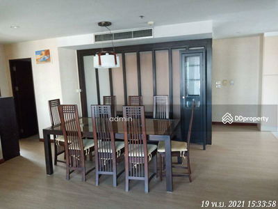 Urbana Langsuan, Bangkok, Thailand Urbana Langsuan, Bangkok, Thailand