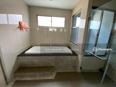 The Palm Bangna-Wongwaen, Bangkok, Thailand The Palm Bangna-Wongwaen, Bangkok, Thailand