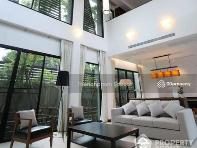 Spacious 4-Bedroom House, Bangkok, Thailand Spacious 4-Bedroom House, Bangkok, Thailand