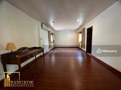 Single House in Compound, Bangkok, Thailand Single House in Compound, Bangkok, Thailand