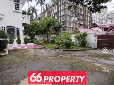 4 Bed House, Bangkok, Thailand 4 Bed House, Bangkok, Thailand