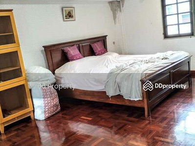 4 Bed House, Bangkok, Thailand 4 Bed House, Bangkok, Thailand