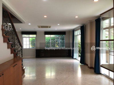 10200, Bangkok, Thailand 10200, Bangkok, Thailand