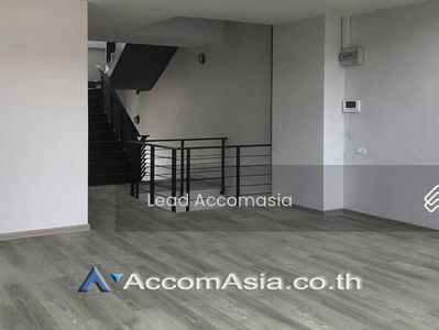 4 Bedrooms Townhouse for Sale and Rent in Pattanakarn, Bangkok near BTS On Nut at The Pride Sukhumvit, Bangkok, Thailand 4 Bedrooms Townhouse for Sale and Rent in Pattanakarn, Bangkok near BTS On Nut at The Pride Sukhumvit, Bangkok, Thailand