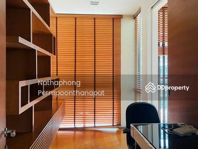 Ficus Lane, Bangkok, Thailand Ficus Lane, Bangkok, Thailand