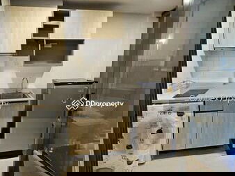 Phyll Phahol 34, Bangkok, Thailand Phyll Phahol 34, Bangkok, Thailand