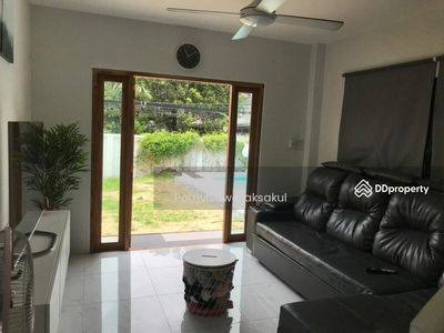 Spacious 4-Br House near BTS Udom Suk, Bangkok, Thailand Spacious 4-Br House near BTS Udom Suk, Bangkok, Thailand