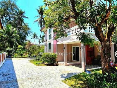 Alojamiento en Ban Ratsada, Thailand Alojamiento en Ban Ratsada, Thailand