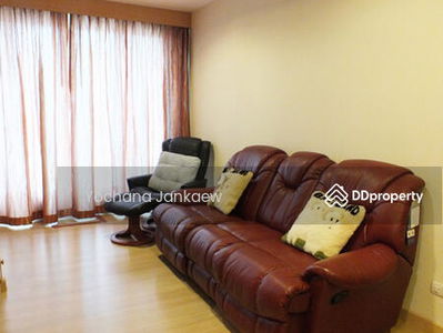 Life @ Sathorn 10, Bangkok, Thailand Life @ Sathorn 10, Bangkok, Thailand