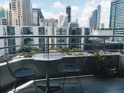 Lake Avenue Sukhumvit 16, Bangkok, Thailand Lake Avenue Sukhumvit 16, Bangkok, Thailand