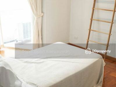 Sindhorn Residence, Bangkok, Thailand Sindhorn Residence, Bangkok, Thailand