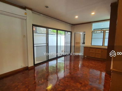 Spacious 4-Br House near BTS Phloen Chit (1019636), Bangkok, Thailand Spacious 4-Br House near BTS Phloen Chit (1019636), Bangkok, Thailand