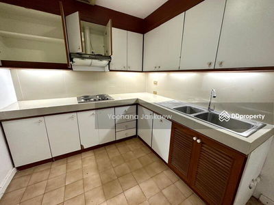 Moon Tower, Bangkok, Thailand Moon Tower, Bangkok, Thailand