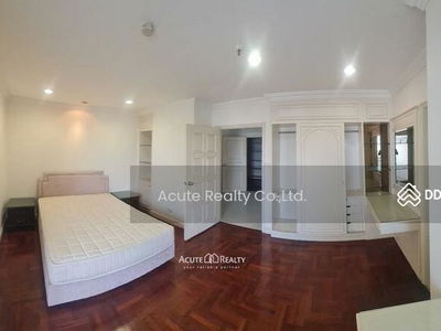 Fifty Fifth Tower, Bangkok, Thailand Fifty Fifth Tower, Bangkok, Thailand