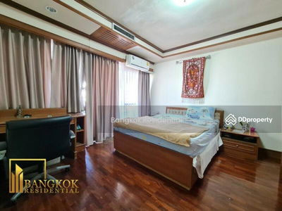 Saranjai Mansion, Bangkok, Thailand Saranjai Mansion, Bangkok, Thailand