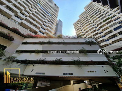 Saranjai Mansion, Bangkok, Thailand Saranjai Mansion, Bangkok, Thailand