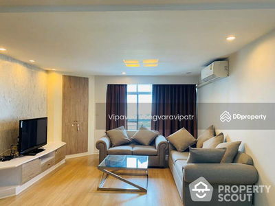 Royal Castle Sukhumvit, Bangkok, Thailand Royal Castle Sukhumvit, Bangkok, Thailand