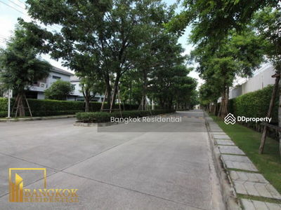 House in Compound, Bangkok, Thailand House in Compound, Bangkok, Thailand