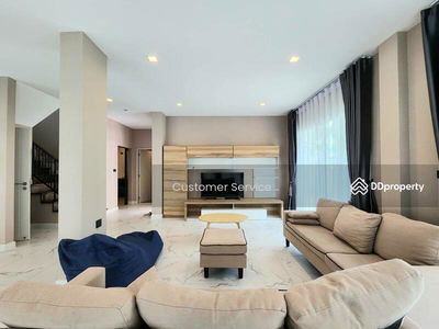 Bangkok Boulevard Vibhavadi, Bangkok, Thailand Bangkok Boulevard Vibhavadi, Bangkok, Thailand