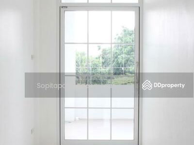 10110, Bangkok, Thailand 10110, Bangkok, Thailand