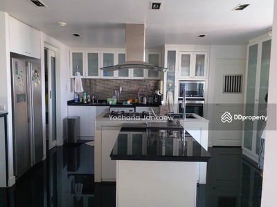 Regent on The Park 2, Bangkok, Thailand Regent on The Park 2, Bangkok, Thailand