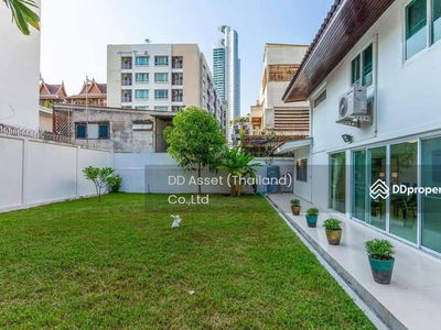 Asoke Sukhumvit 22, Bangkok, Thailand Asoke Sukhumvit 22, Bangkok, Thailand